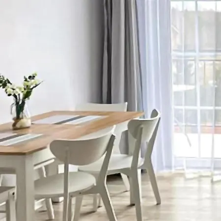 1 Bedroom Stunning In *